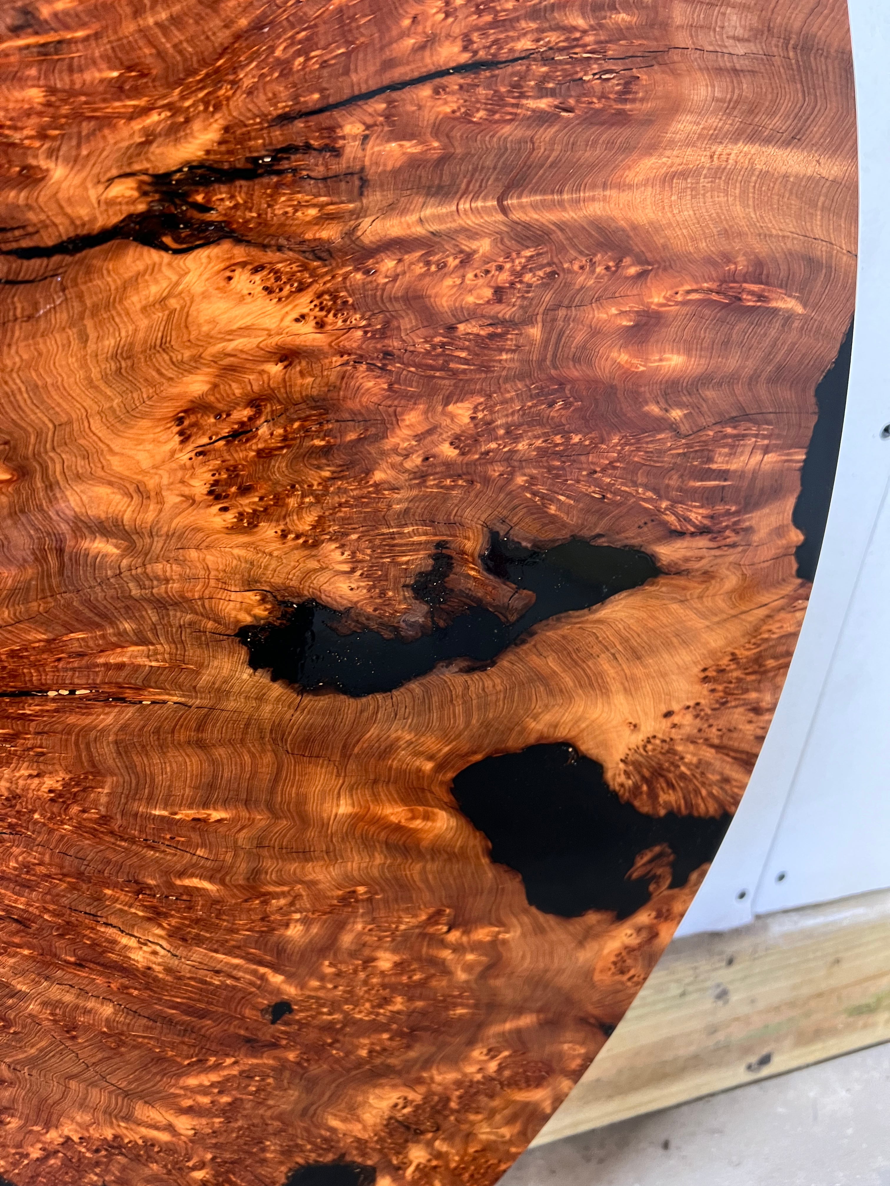 Nudo de enebro redondo de 36” (JB_RD-001)